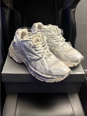 Balenciaga Runners ‘White’